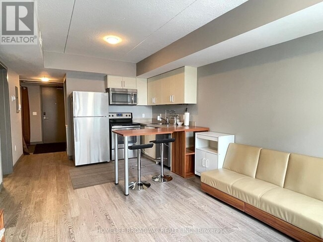 Building Photo - 321 Spruce St