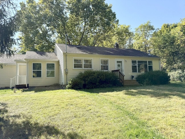 Building Photo - 5290 Clark Rd