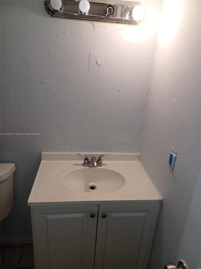 Foto del edificio - 3610 NW 21st St