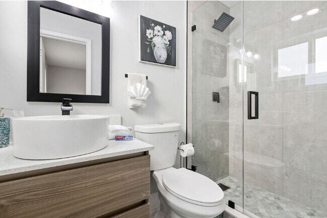 Foto del edificio - 1765 NE 45th St