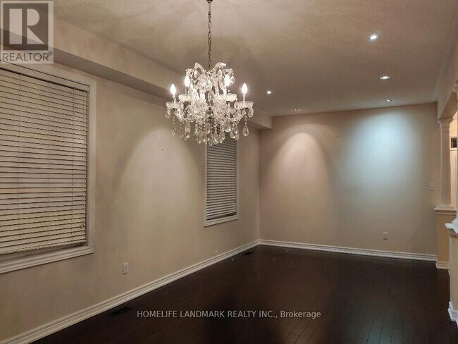 Photo du bâtiment - 9 Alfred Paterson Dr