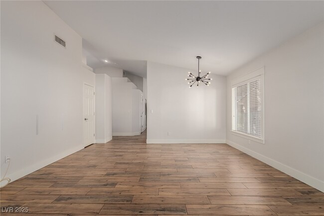Foto del edificio - 3185 Dancing Hills Ave