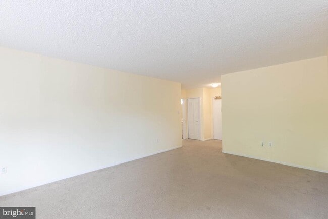 Building Photo - 3705 S George Mason Dr