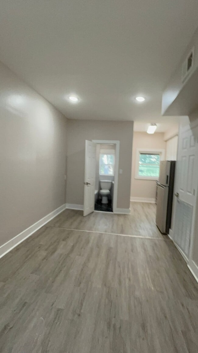 Building Photo - 214 Fairmount Ave