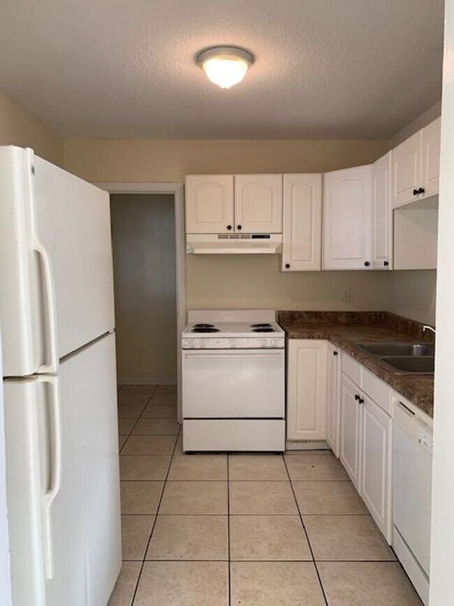 Building Photo - Cozy 3BR/1BA Single-Family Home in Valdosta City Limits – Pet-Friendly!