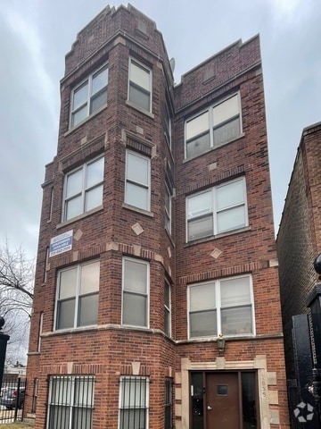 Building Photo - 1835 W Garfield Blvd