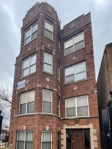 Foto principal - 1835 W Garfield Blvd