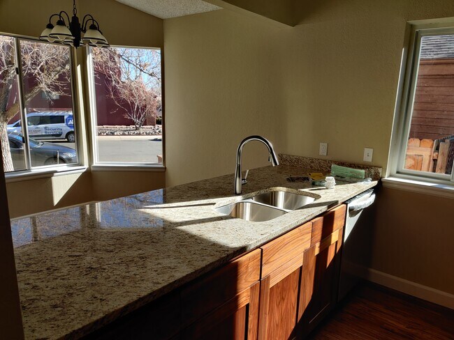 Foto del edificio - 16211 E Princeton Cir