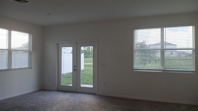 Building Photo - 541 Madison Dr