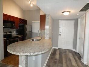 Building Photo - 2850 N Oakland Forest Dr
