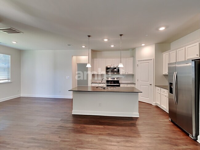 Foto del edificio - 552 Rivermist Dr