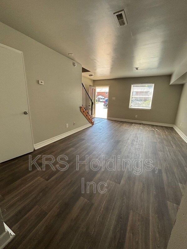 Foto del edificio - 5211 Goolsby Ct