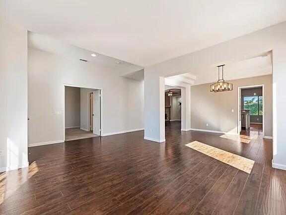 Foto del edificio - 44800 Calle Santa Barbara