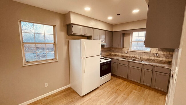 Building Photo - 1440 Villa Ct
