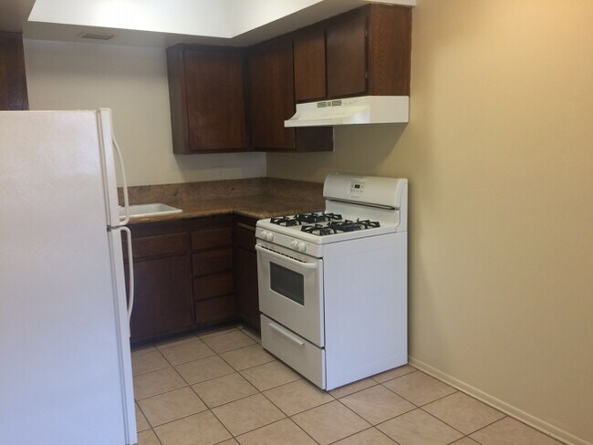 Foto del edificio - 420 Ellwood Beach Dr