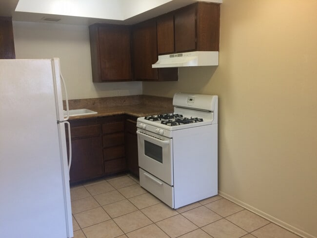 Building Photo - 420 Ellwood Beach Dr