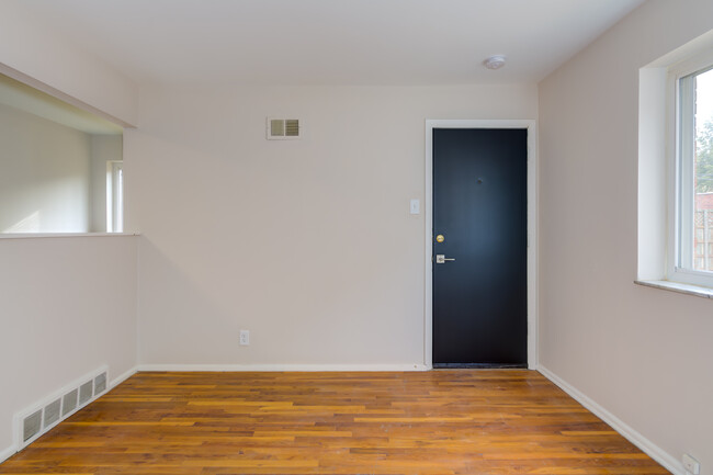 Building Photo - 5092 Waterman Blvd