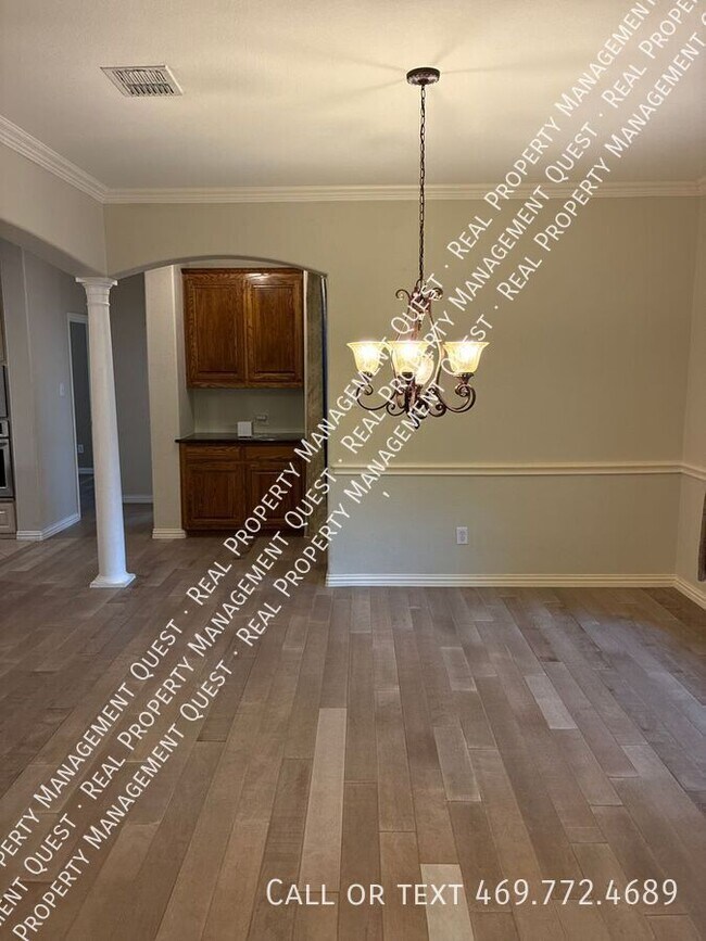 Foto del edificio - 3731 Edgewood Ct