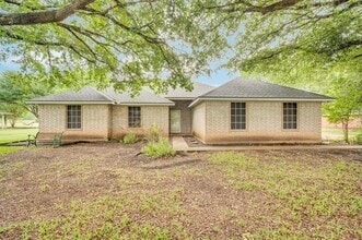 Building Photo - 209 Alesha Rd