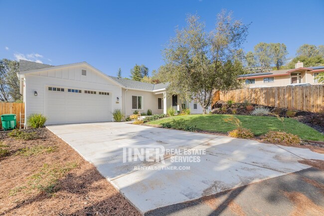 Building Photo - 3421 Santos Ct