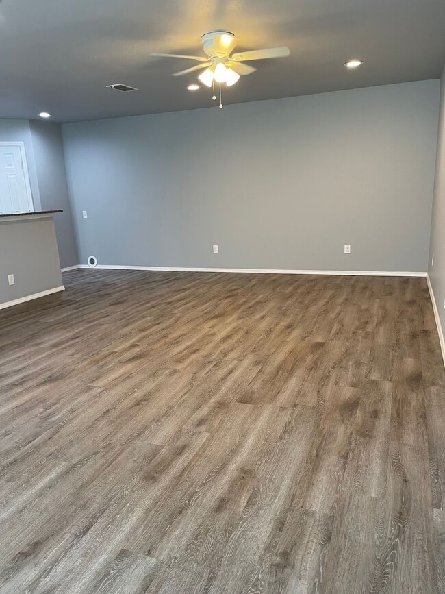 Building Photo - 3 bed 2 bath - Lubbock ISD