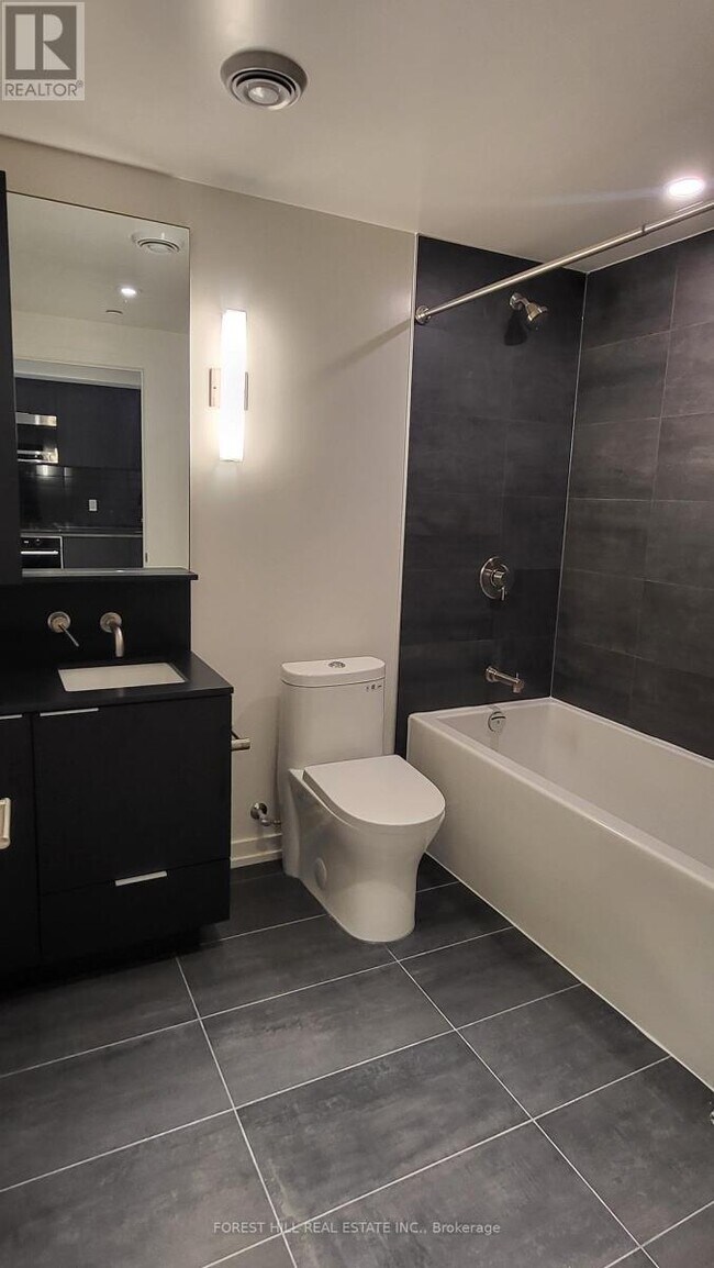 Photo du bâtiment - 120 Broadway Ave