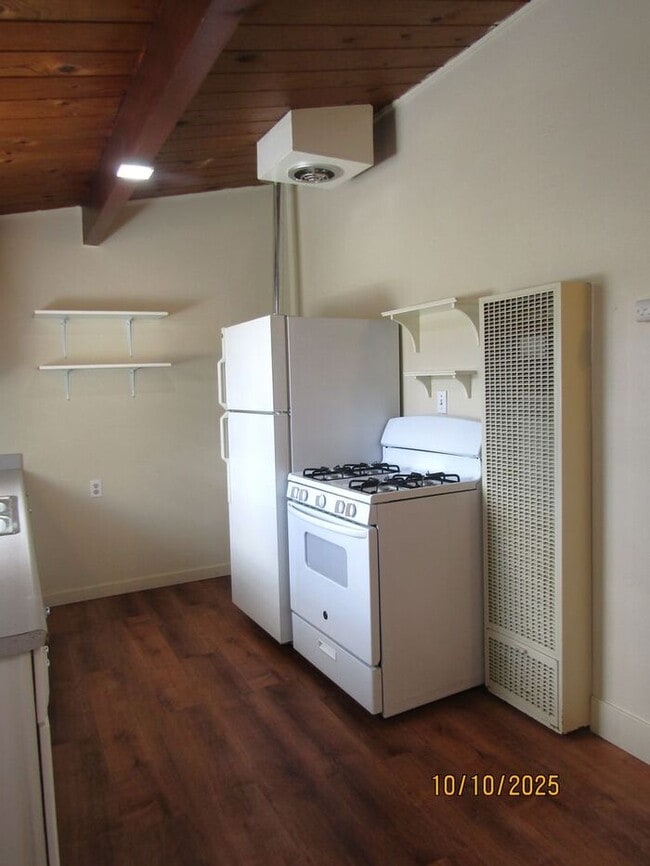 Building Photo - Charming 2 Bed 2 Bath Duplex in Rural Seba...