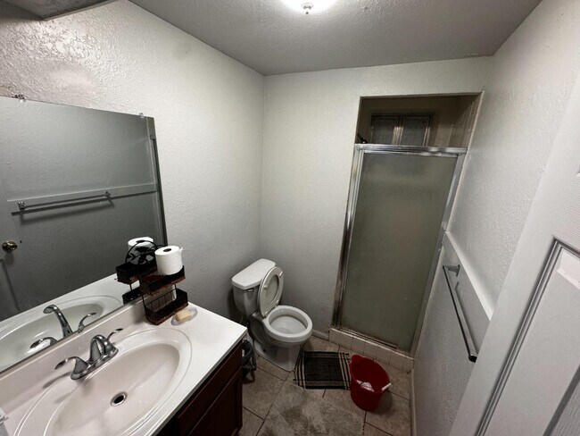 Foto del edificio - 255 Cherry Hill Dr