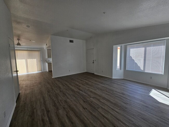 Foto del edificio - ***ALL BRAND NEW INSIDE***3 BED 2 BATH