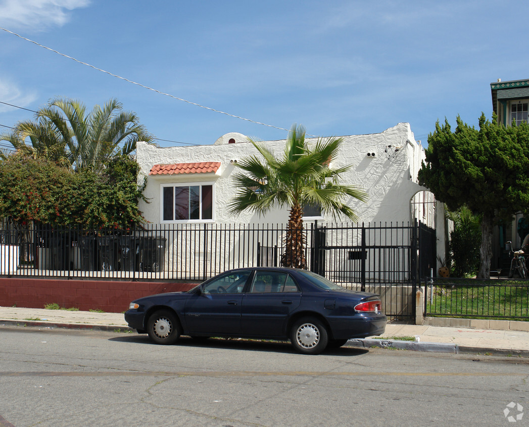 Building Photo - 325-343 20th St