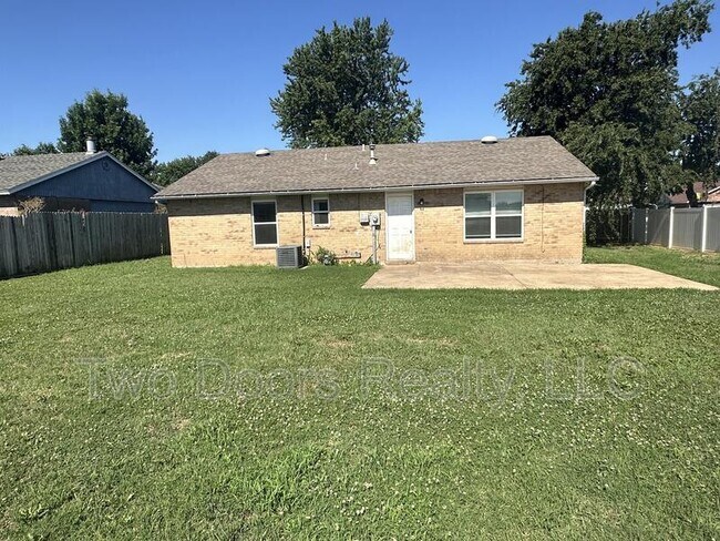 Foto del edificio - 632 Ramblin Oaks Dr.