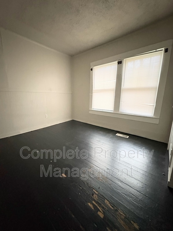 Foto del edificio - 4029 44th Ave N