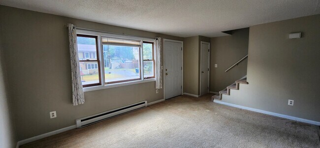 Foto del edificio - 28 Townhouse Rd