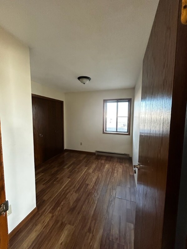 Foto del edificio - 215 1/2 Main Ave S
