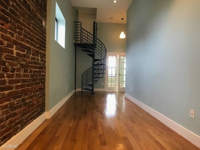 Building Photo - 917 Broadway