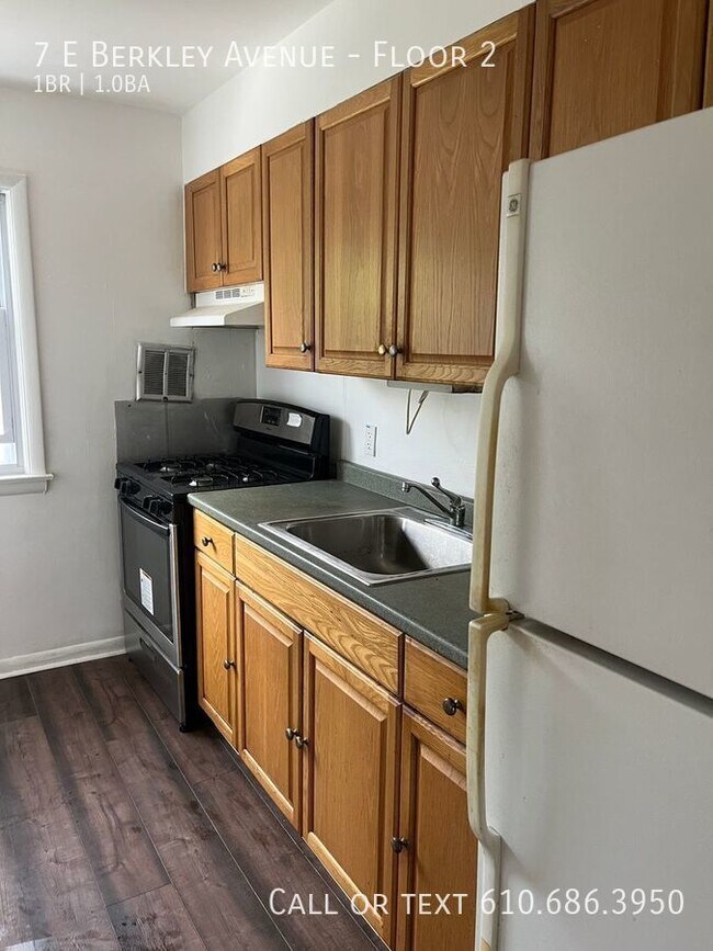 Foto del edificio - Charming 1 Bedroom 1 Bath Apartment in Cli...