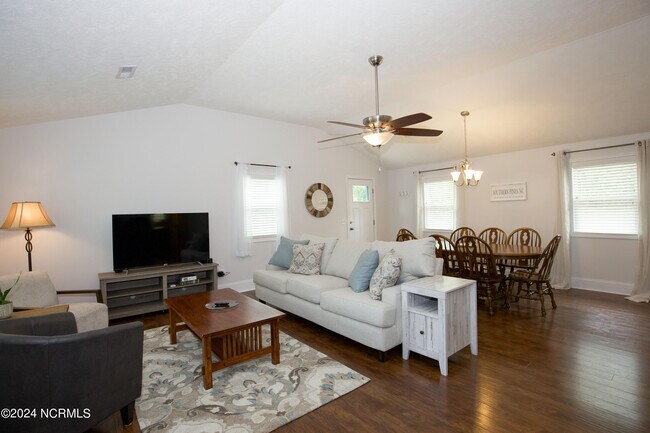 Building Photo - 515 N Saylor St