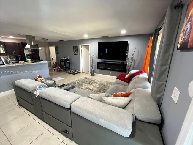 Foto del edificio - 1701 NW 51st Ave