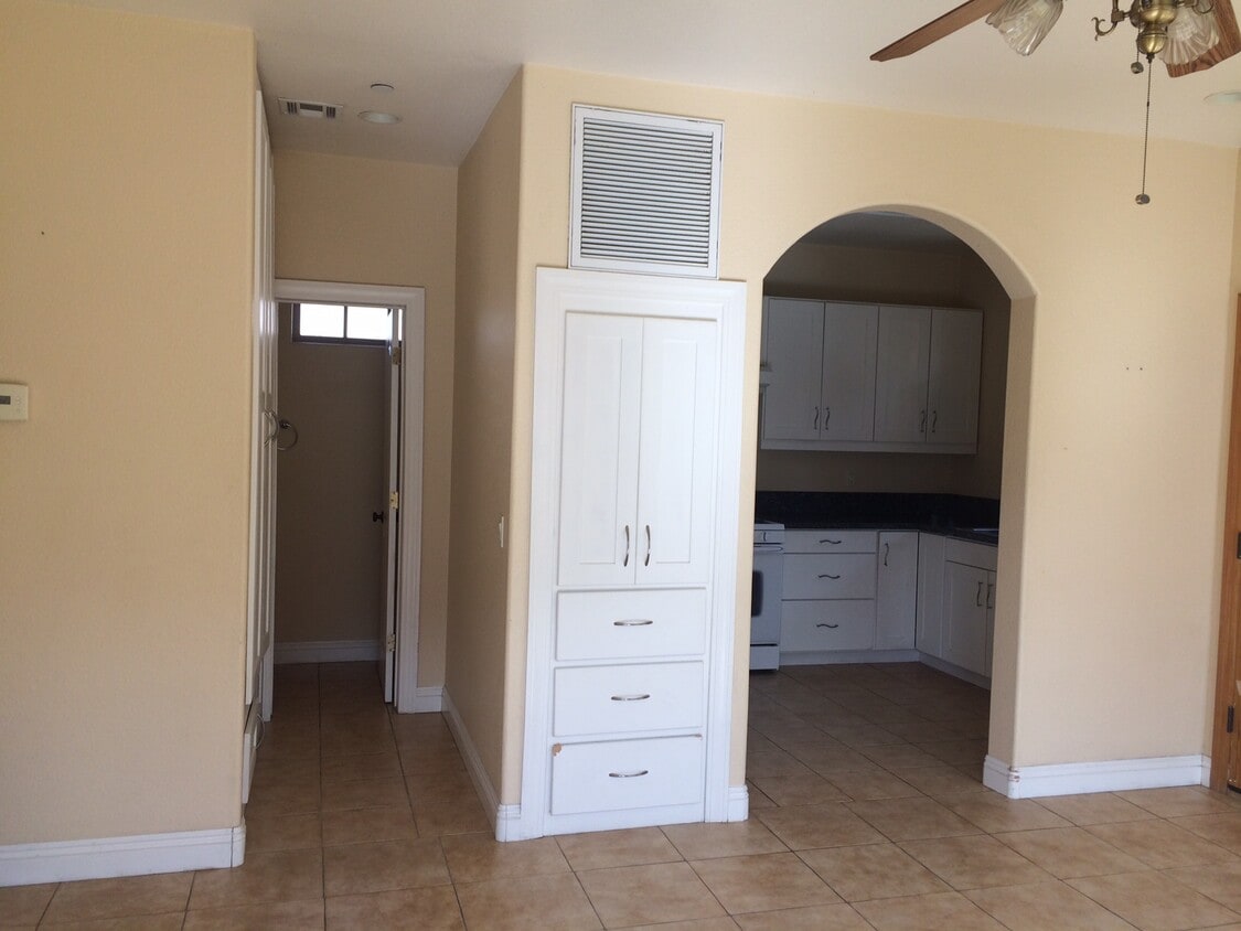 652 S Hollenbeck Ave, Unit Back House CommunityApartment in Covina