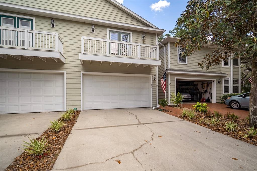 Primary Photo - 208 Arbor Shade Ct
