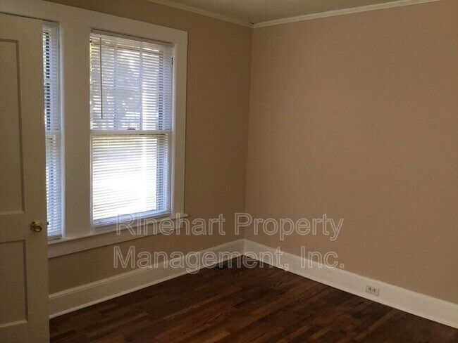 Building Photo - 870 Bradley Street