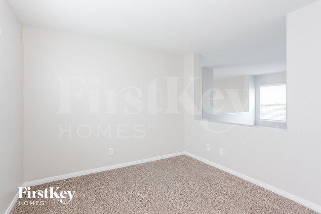 Foto del edificio - 5013 Whistling Acres Ave