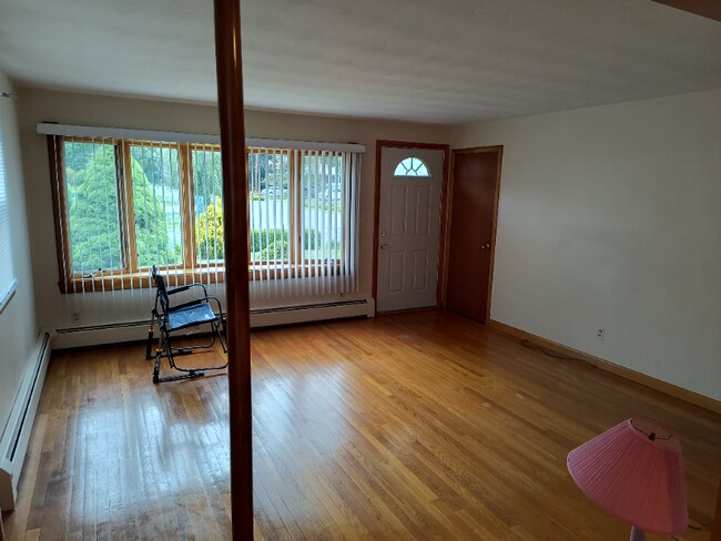 Building Photo - 14 Oban Dr