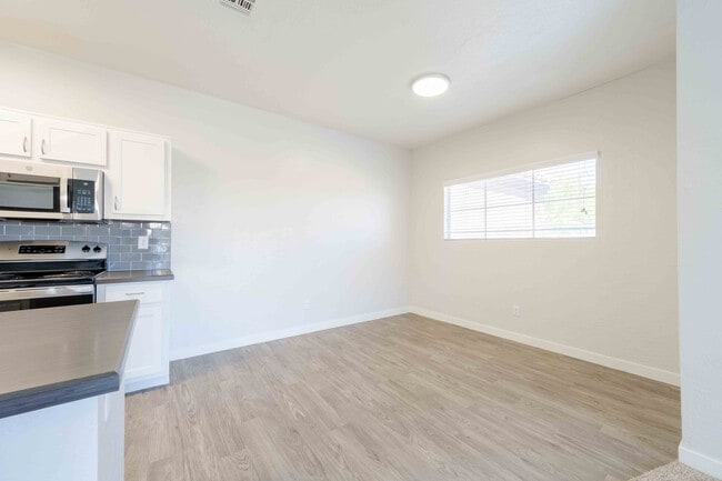 Building Photo - Crestone at Shadow Mountain