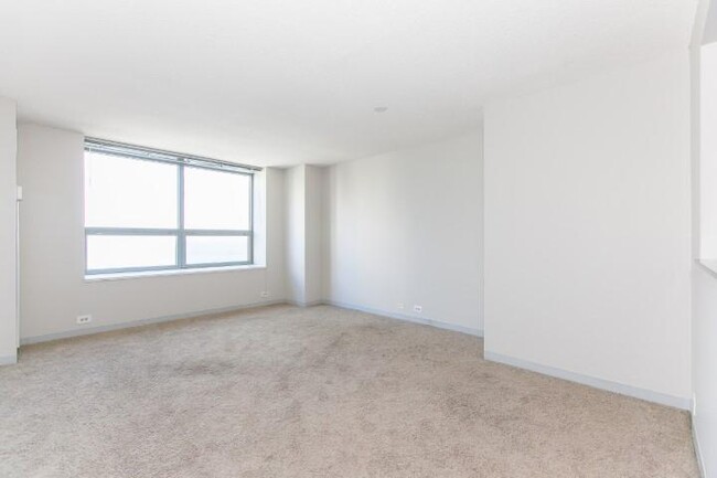 Foto del edificio - 1 bedroom in Chicago IL 60611