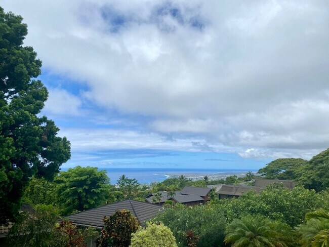 Foto del edificio - 4bd/3bath Available NOW with gorgeous views!