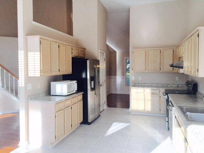 Foto del edificio - Elegant 4 Bedroom 2.5 Bath House w/ Primary Suite on 1st Floor + a Fenced-in Backyard @ Park Vill...