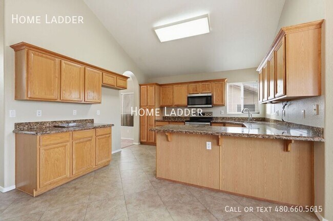 Foto del edificio - 599 W Country Estates Ave