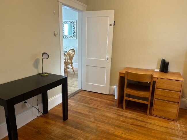 Building Photo - 7 Cristy St