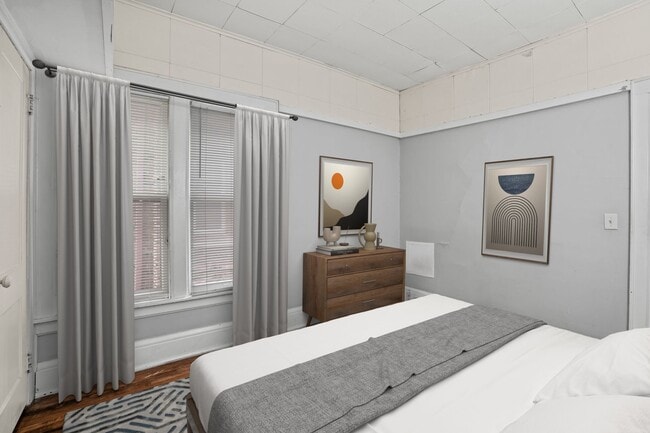 Building Photo - Murray Lower Flat